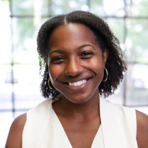 Headshot of Larissa Santana